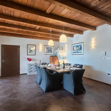 Connor Отель Задар